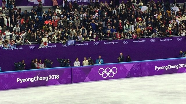 Video of plushie ceremony from just before they left holding area until Yuzuru mounted the podium