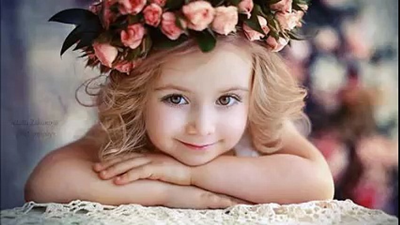 Cute Girls with flower crown