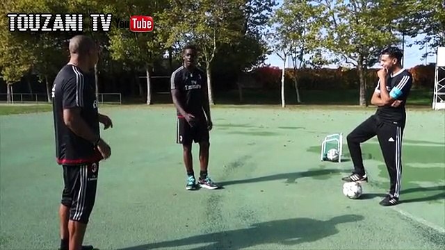 Le freestyleur Soufiane Touzani réussi à mettre un petit pont à Mario Balotelli