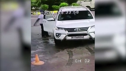 Condutor agressivo com funcionário de posto de combustível recebe dose de KARMA INSTANTÂNEO
