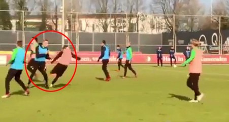 Hollanda Ekibi Feyenoord'un İdmanında Tekme Tokat Kavga Çıktı