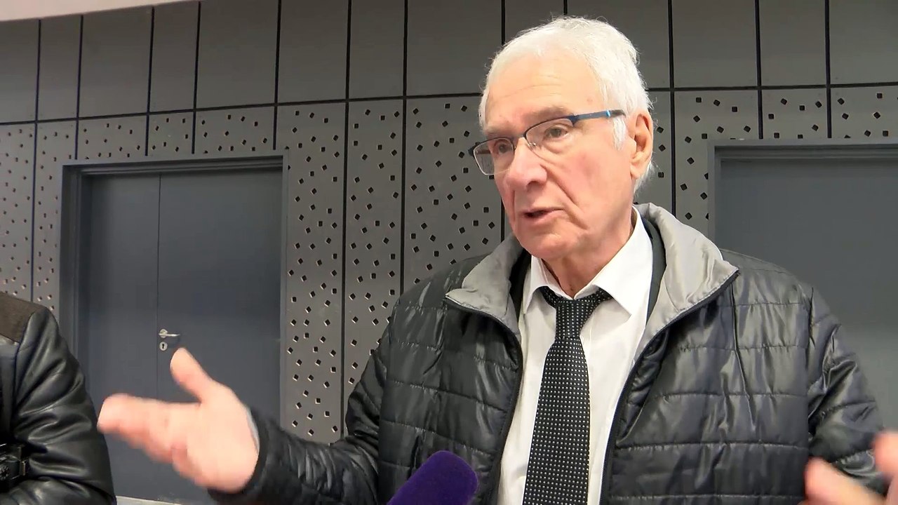 Gaby Charroux annonce que la salle omnisports de Martigues sera inaugurée le 4 avril