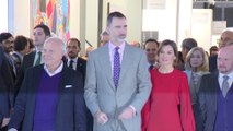 Los Reyes inauguran ArcoMadrid tratando de evitar la polémica