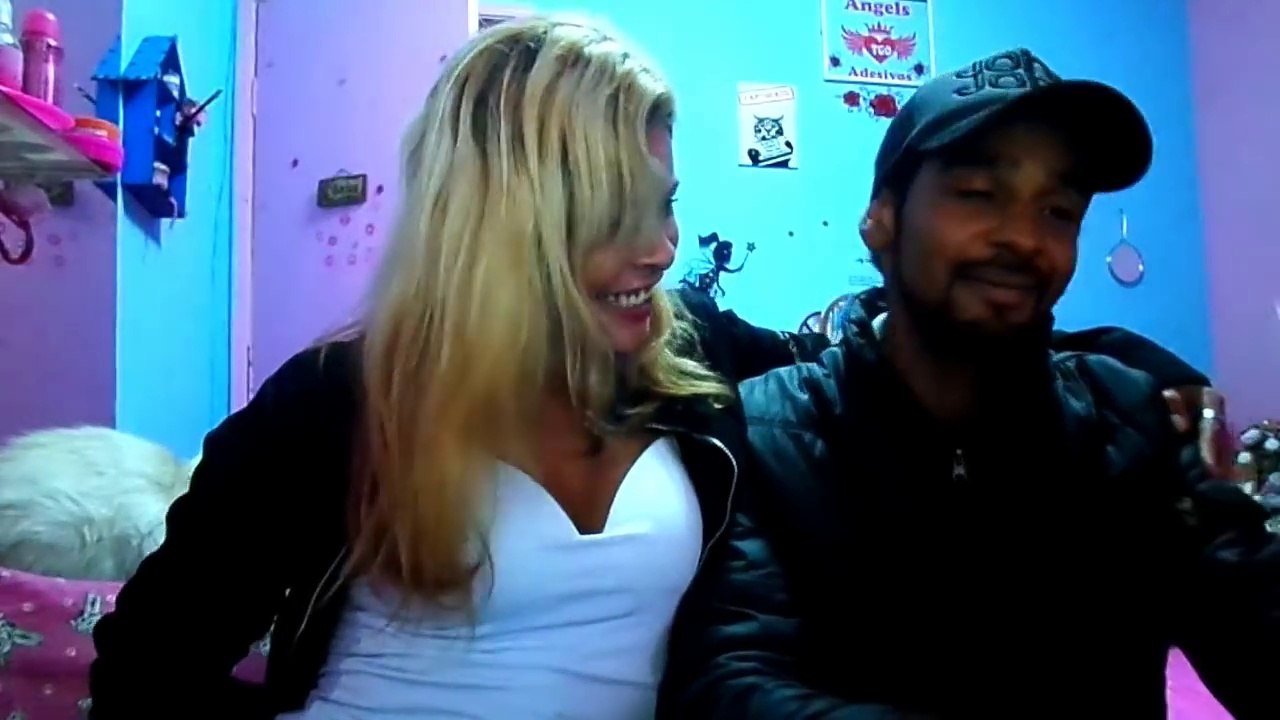 DUBLAGEM EMOJI E MEU MALVADO FAVORITO[1]