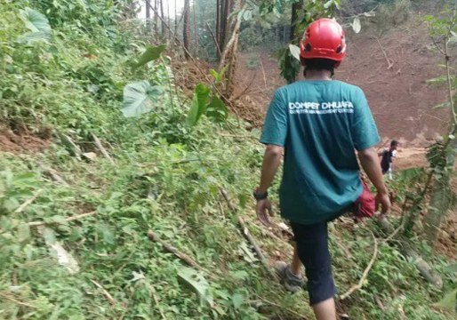 Rescuers Search for Landslide Survivors in Brebes, Indonesia