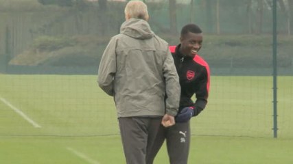 Tingkah Usil Arsene Wenger ke Pemain Muda Arsenal