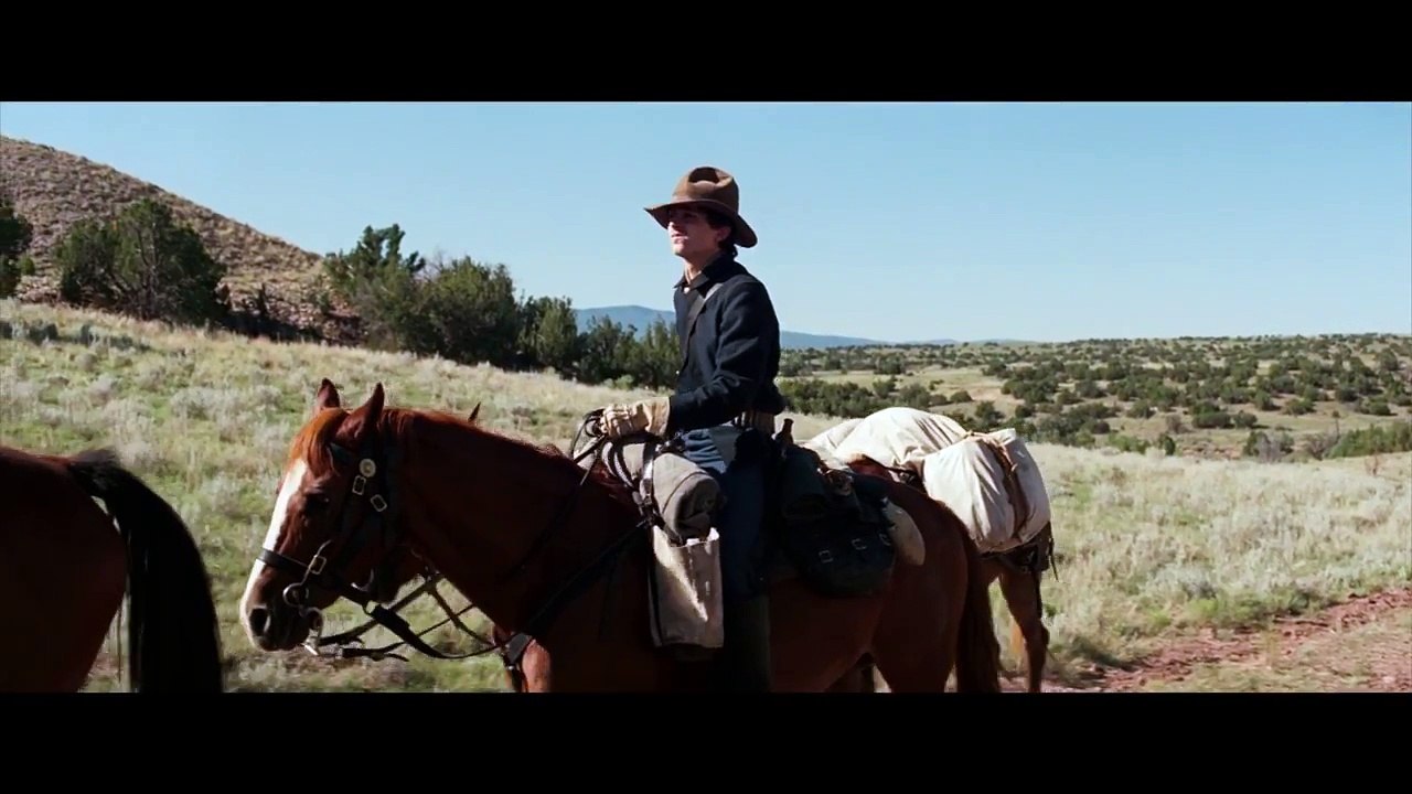 HOSTILES - Extrait _Attaque_ - VOST [720p]