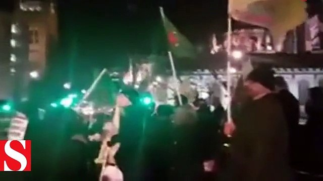 Terör yandaşları İngiltere�de PKK lehine sloganlar attı
