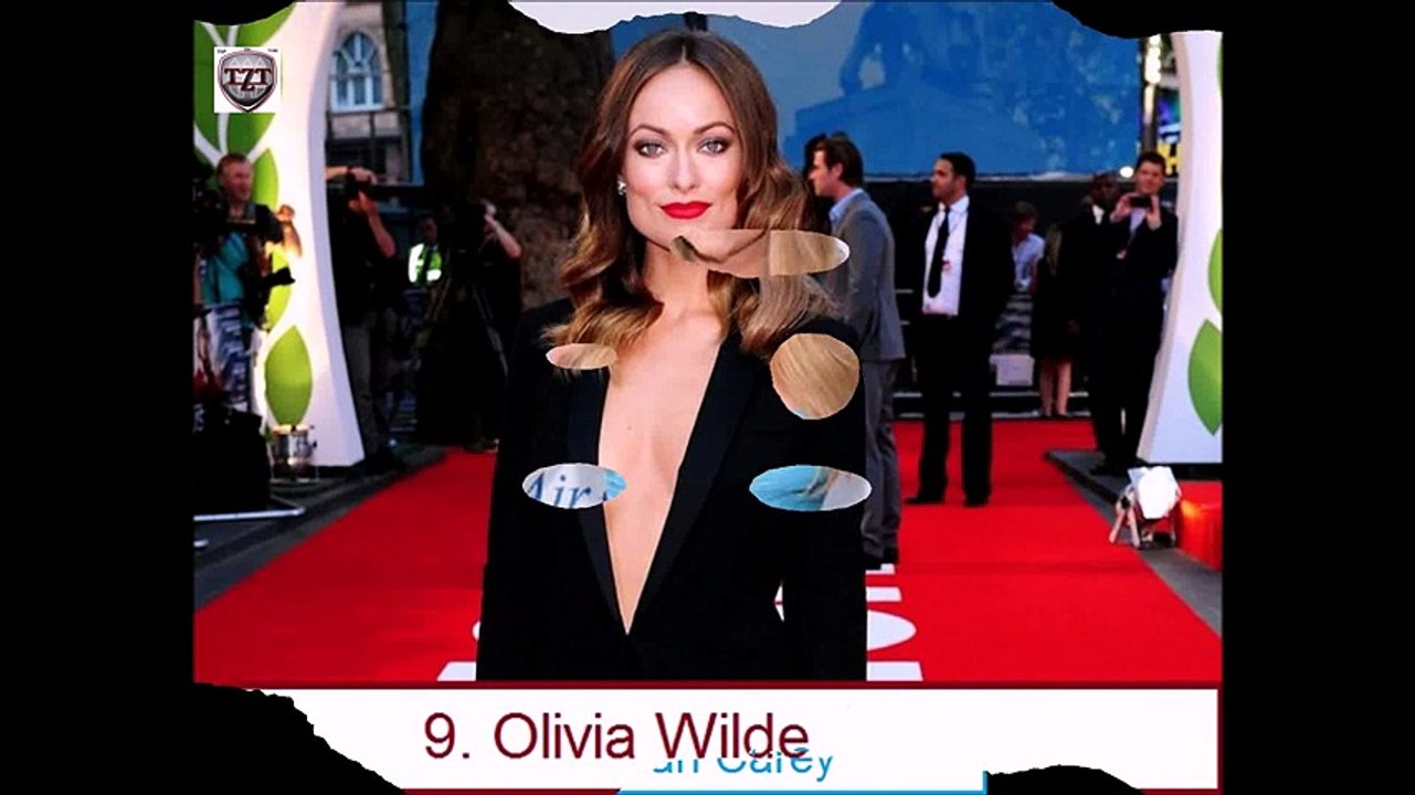 Hot Female Celebrities Who NEVER Wear A Bra