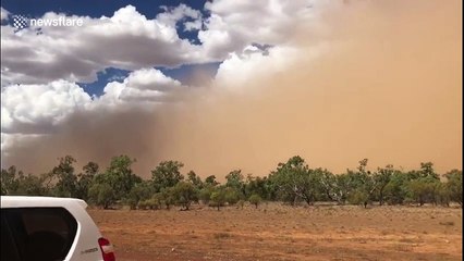 Huge wall of dust towers above Queensland