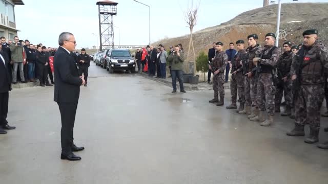 Özel Harekat Polisleri Dualarla Afrin'e Uğurlandı