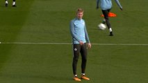 Wenger has no plans for dealing with 'complete' De Bruyne