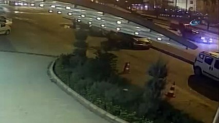 Otomobilden hırsızlık kamerada