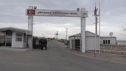 Suriyeli Çocukların Yüzlerini Güldürdüler