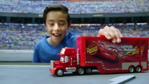 Cars - Camion Mack Transformable chez Toys''R''Us