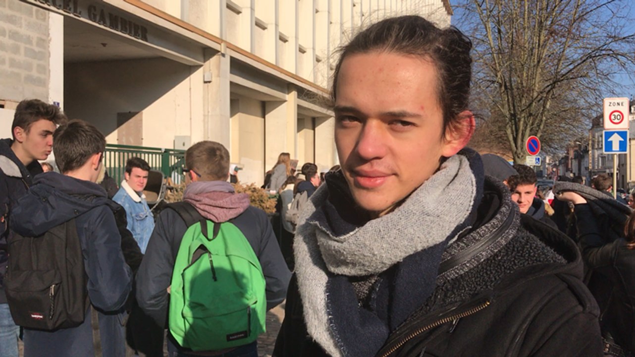 Mobilisation des lycéens à Gambier contre la réforme de l’Université