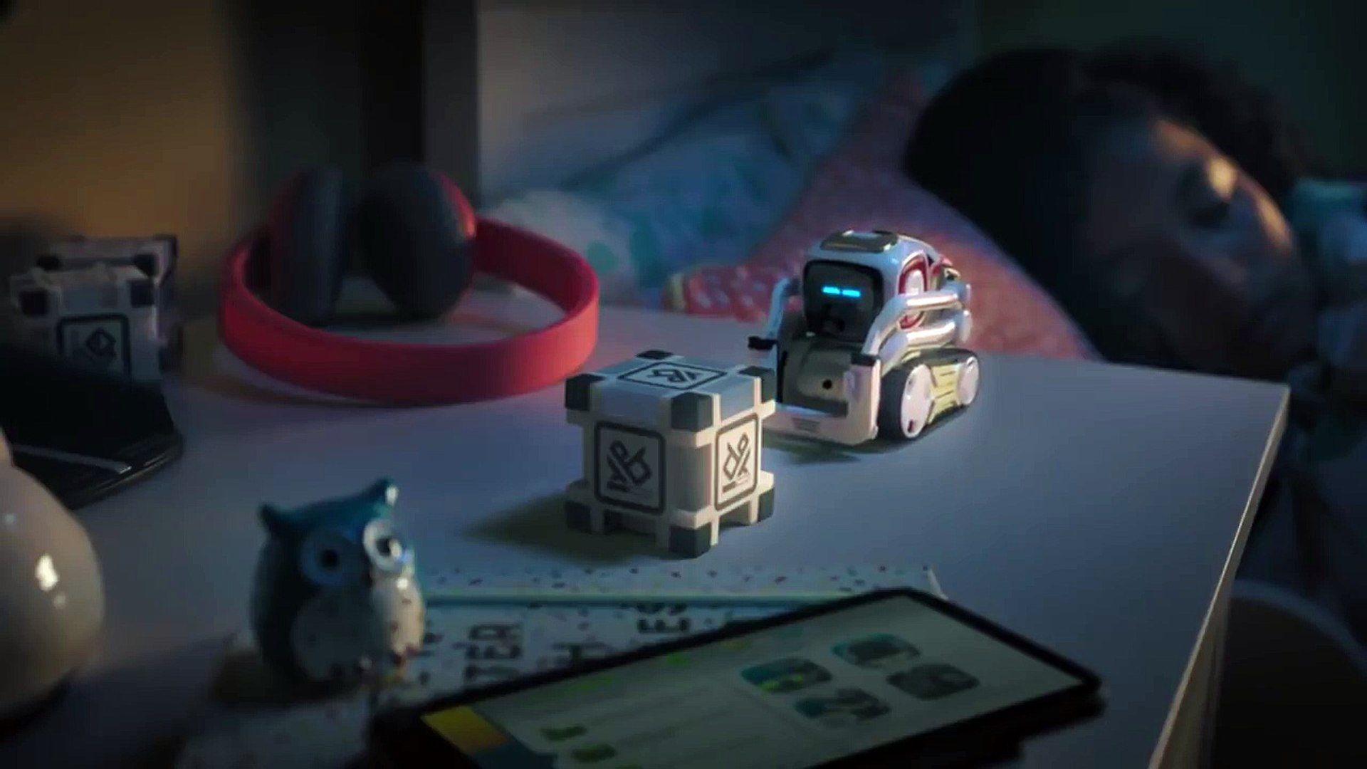 Petit robot-jouet intelligent COZMO : S’entraîner