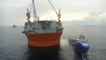 Kıbrıs açıklarında Türk savaş gemisi rotasını sondaj gemisine çevirdi