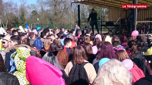 Dinan. Les Jet Teens mettent le feu à La Fontaine