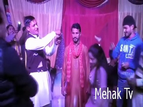 DHOLA VE DHOLA TERI YAARI Hot Pakistani Mujra Pakistani Wedding dance - YouTube(3)