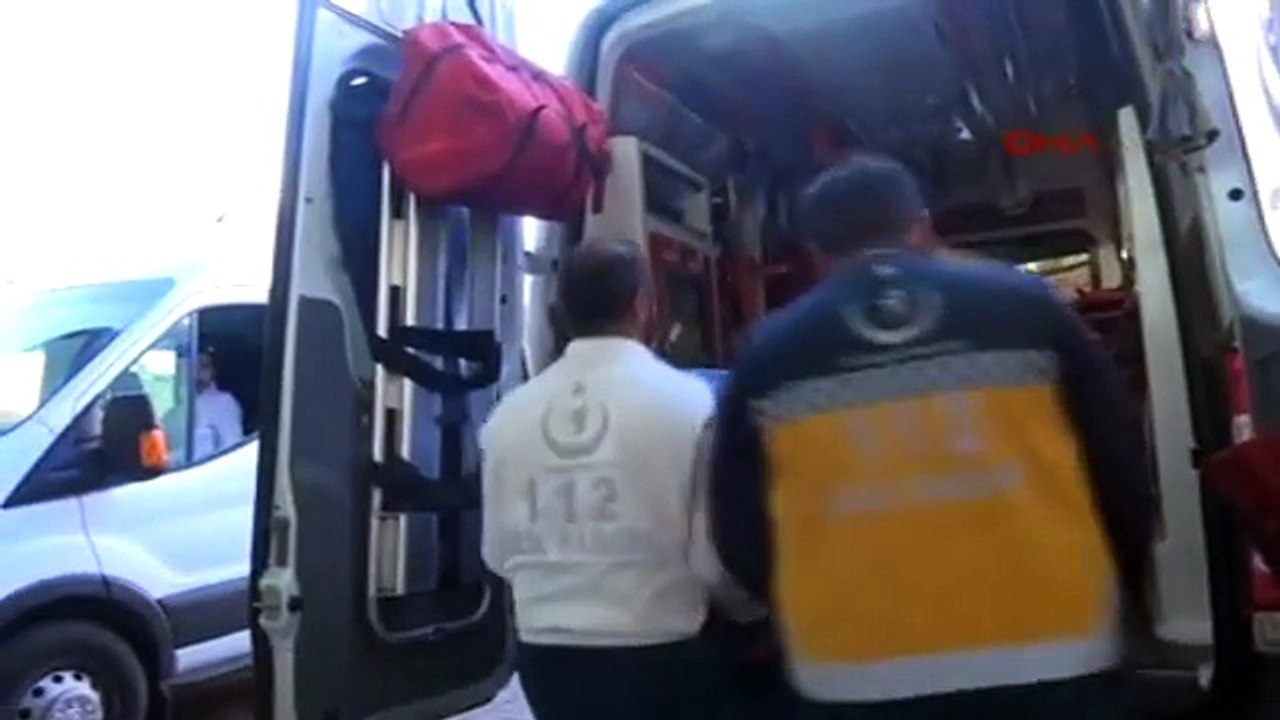 14 yıllık eşini, 5 yaşındaki kızının gözleri önünde bıçaklayarak öldürdü