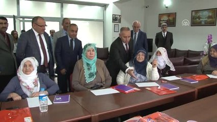 65 Yaşından Sonra Okuma Yazma Öğreniyorlar