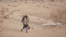 Yemeni fighter braves storm of bullets to save injured comrade