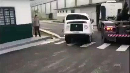 لما تبقى مضروب علقة موت وراجع بيتك مش عاوز تبين