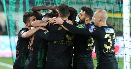 Akhisarspor Sahasında Atiker Konyaspor'u 3-0 Yendi