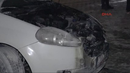 Adana - Apartmanın Otoparkındaki Otomobili Kundakladılar