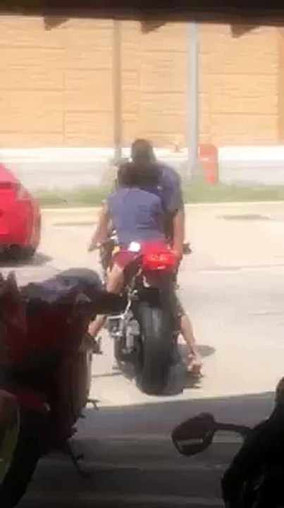 How to launch a motorcycle !