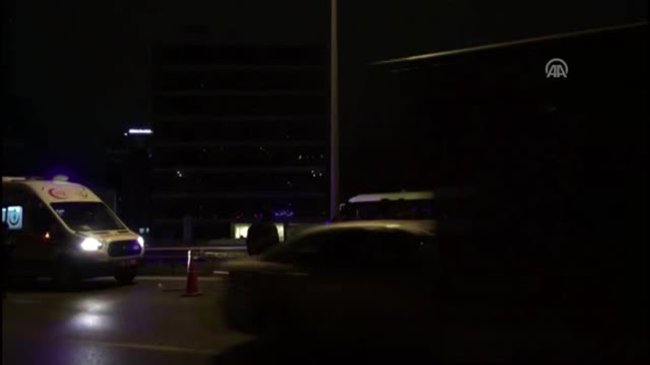 Maltepe'de Otomobilin Çarptığı Genç Hayatını Kaybetti