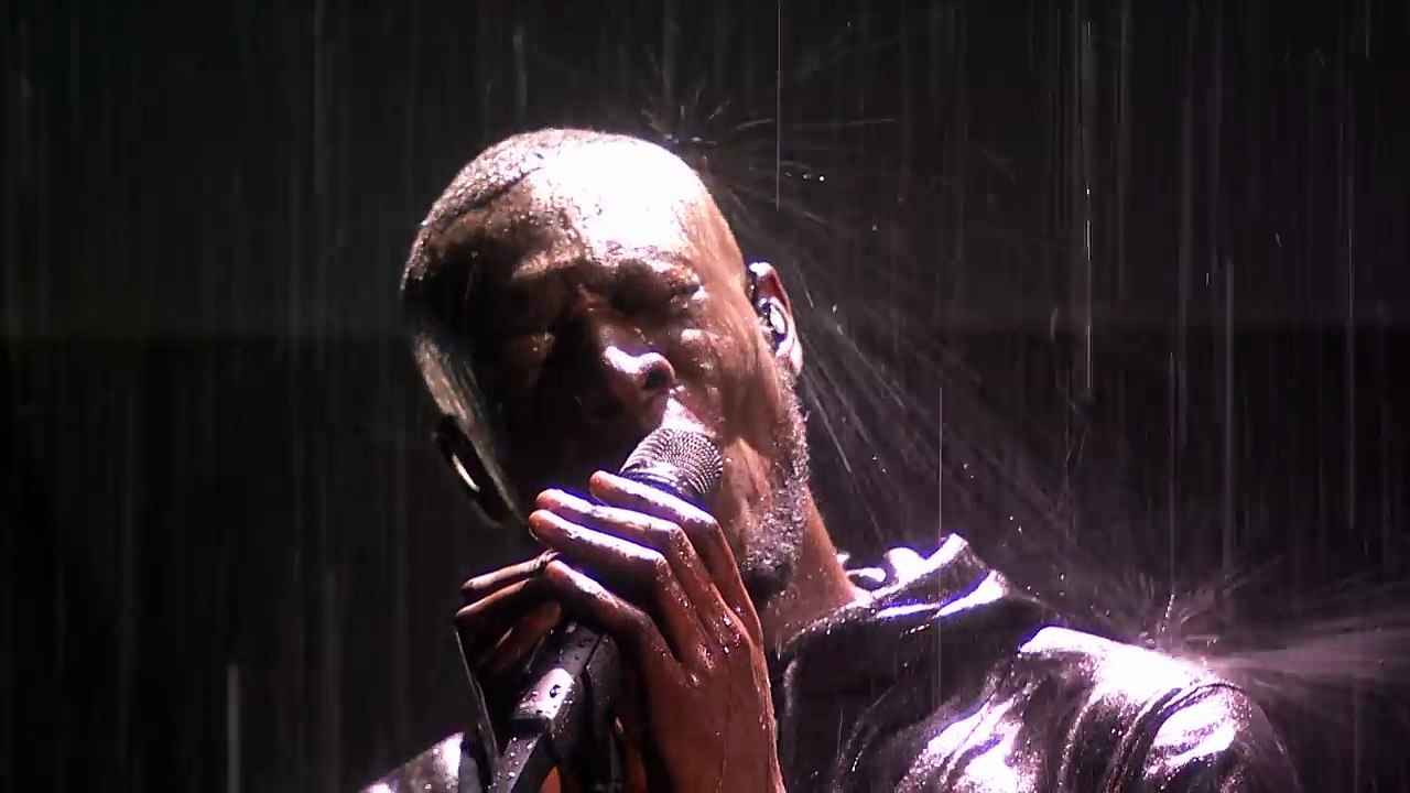 STORMZY - BLINDED BY YOUR GRACE PT.2 & BIG FOR YOUR BOOTS [LIVE AT THE BRITs '18]