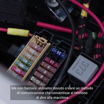 Intelligenza artificiale al volante - HUAWEI presenta la prima auto guidata da uno smartphone