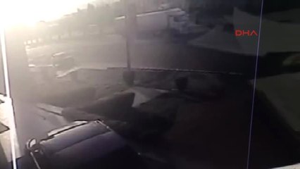 Denizli Tır'ın Dorsesi Koptu, Trafiği Birbirine Kattı 16 Yaralı