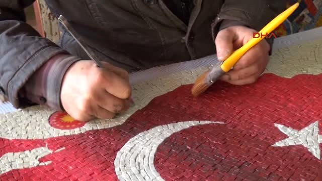 Hatay 11 Bin Adet Mozaik Taşı ile Türk Bayrağı ve Cumhurbaşkanı Erdoğan'ın Resmini Yaptı
