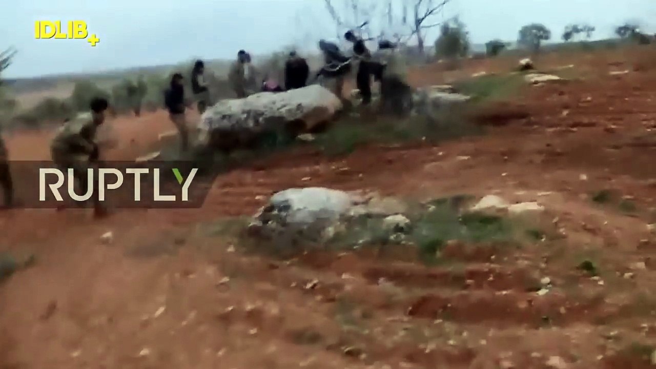 Rus pilot canlı yakalanmamak için el bombasını patlattı