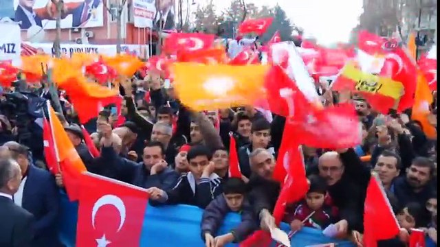 Başbakan Yıldırım: Mehmetçiklerimiz Gece Gündüz Çalışıyorlar