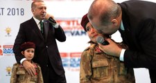 Kongrede Duygulandıran Kare! Bordo Bereli Küçük Kızı Gören Erdoğan, Hemen Yanına Çağırdı