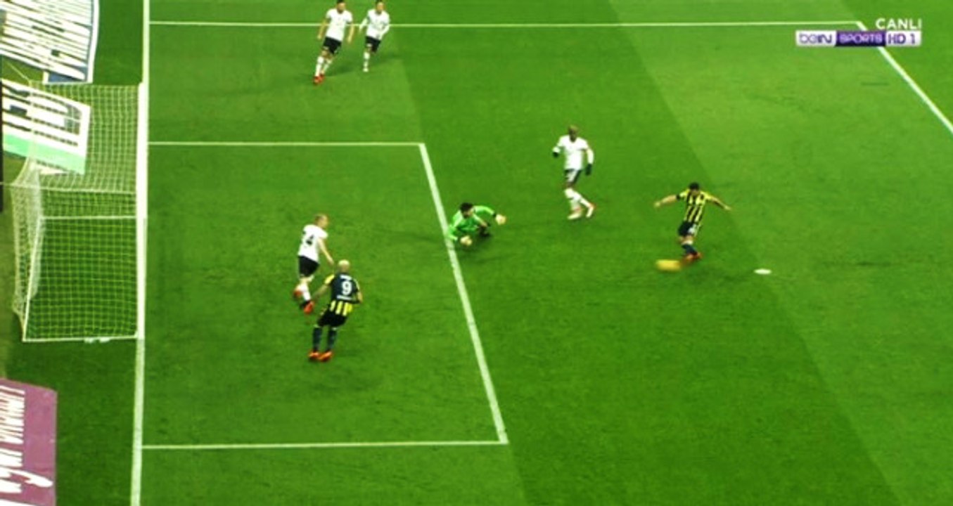 Fenerbahçe'nin Beşiktaş'a Attığı Gol 79 Cm ile Ofsayt