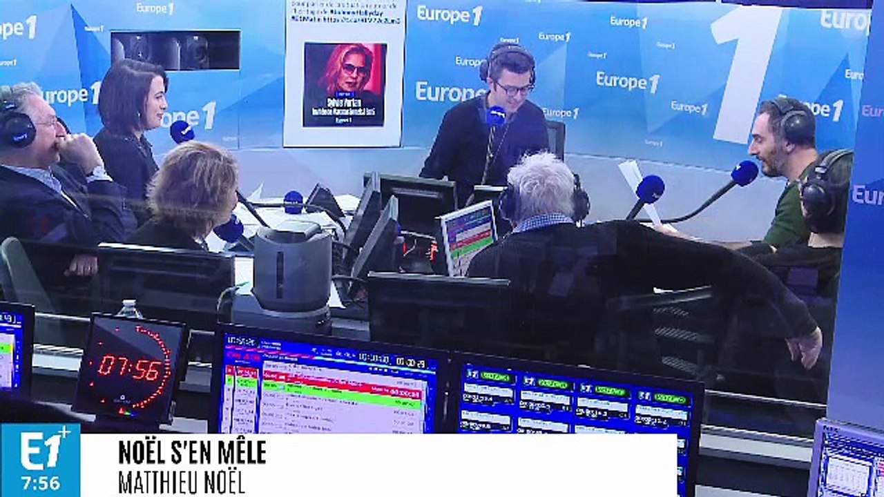 "L’événement majeur du Salon de l'agriculture c'est Emmanuel Macron qui a touché une poule"