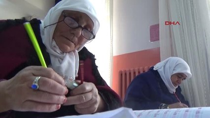 Karaman'da Kadınlar Okuma-yazma Öğrenmenin Mutluluğunu Yaşıyor-1-Hd