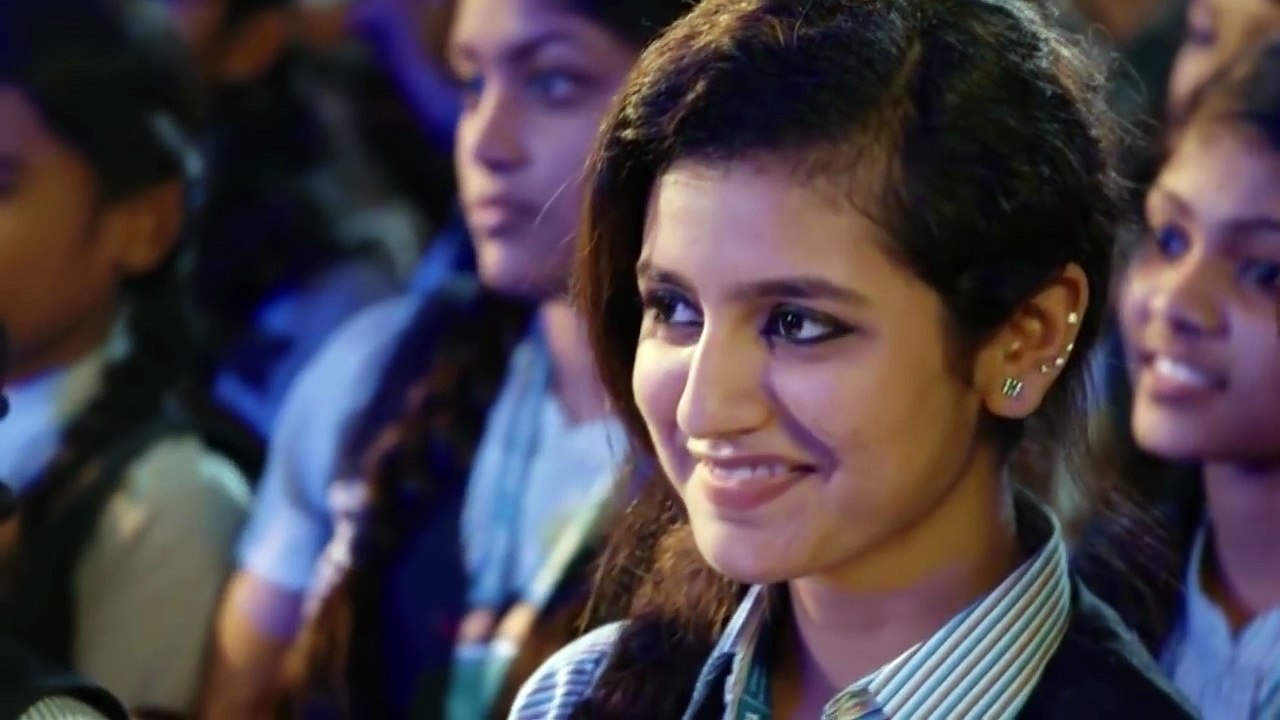 Valentine Day Special 2018 - Priya Prakash की जिंदगी की सच्चाई - Social Media