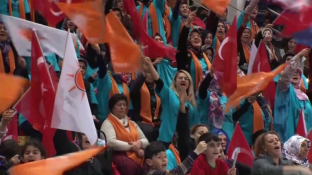 Başbakan Yıldırım: ''Bizde bayrağı alanda koşar bayrağı verende aynı şekilde koşmaya devam eder'' - KAYSERİ