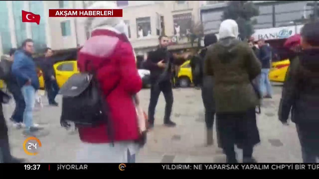 Turistleri oyuna getirmeye kalktı