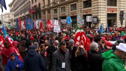 İtalya'da seçimler öncesi tansiyon yüksek