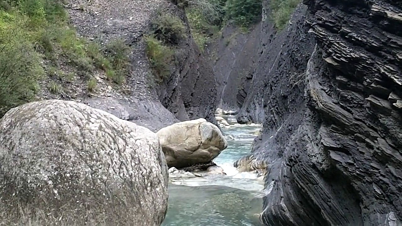 Peche de la truite au toc dans le ruisseau de l orbannes