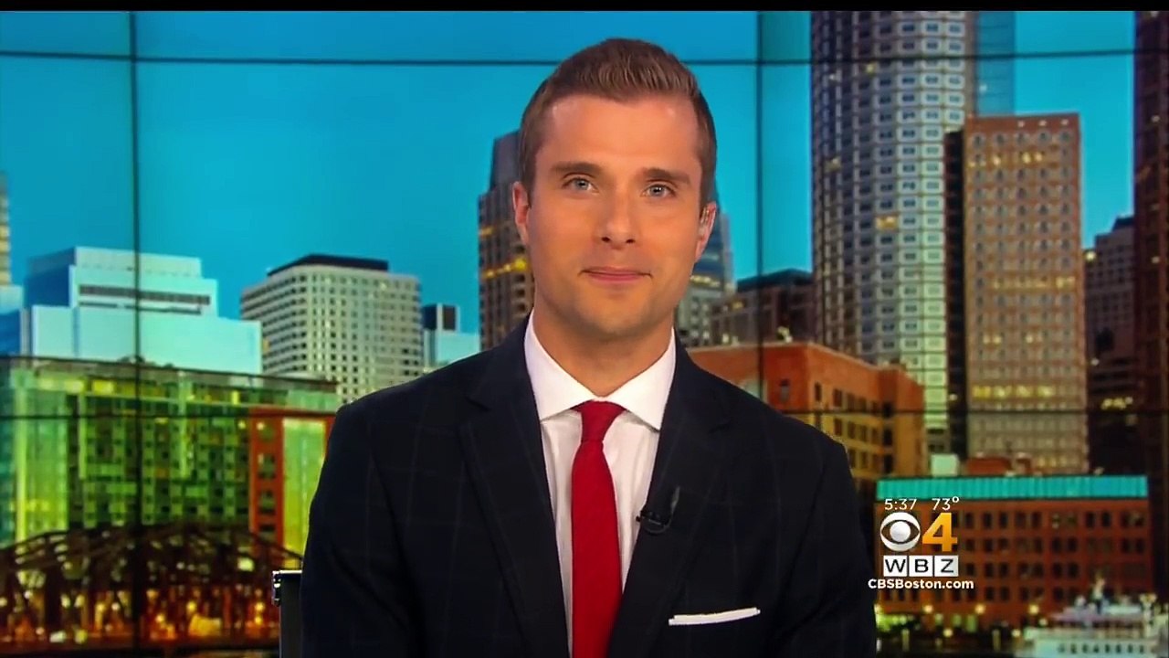 Guy Paves The Road In Front Of His House With Clam Shells To Save Money. A VERY Bad Idea