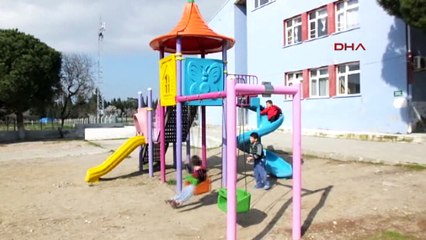 Okul yakınına baz istasyonu kurulmasına tepki