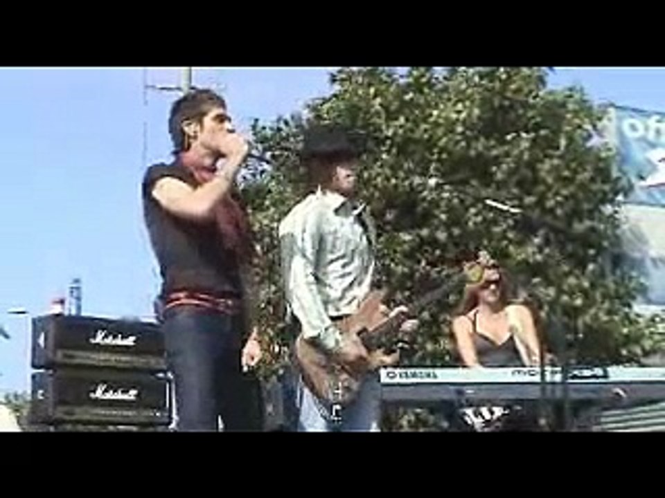 Nuno Bettencourt  With Satellite Party At Venice Flashmob